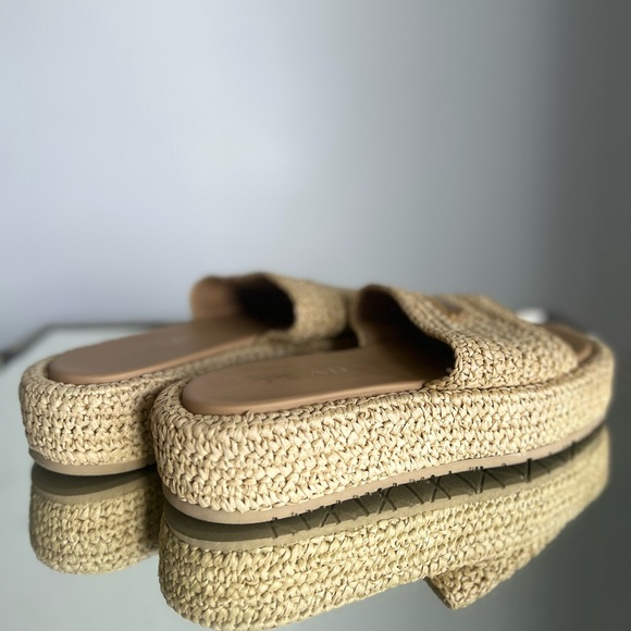 Like new Prada Crochet Raffia flatform slides $1,150 38 - Picture 9 of 15